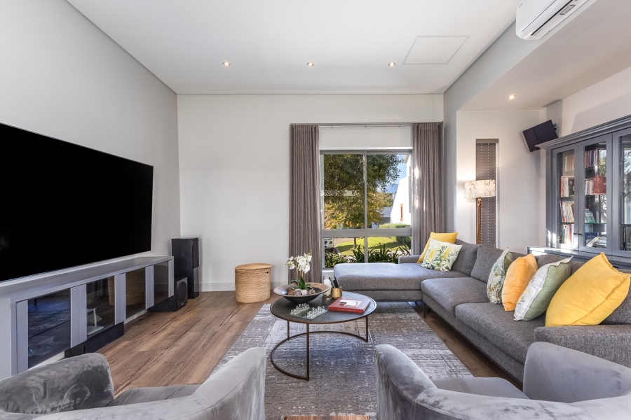 4 Bedroom Property for Sale in Lemoenkloof Western Cape